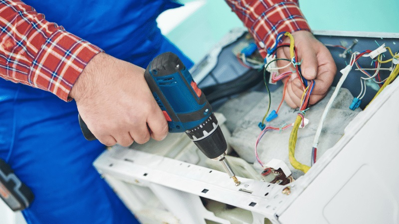 Selendi Mitsubishi Mitsubishi çamaşır makinesi kart tamiri – Su almama arızası orijinal parça ile giderildi. - Teknik servis örneği